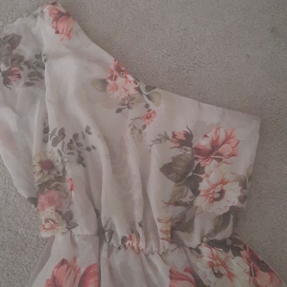Dress - Picture 3 of 7